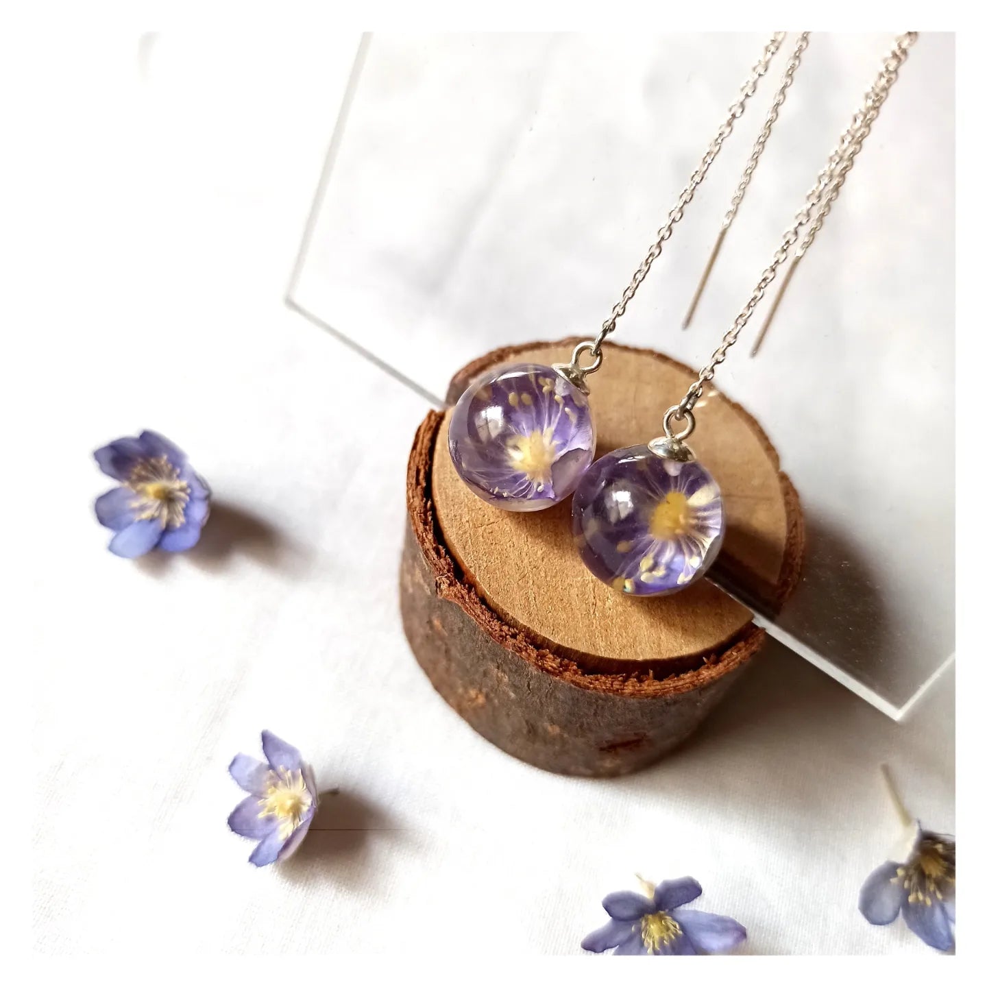 Pendientes Hepática Novilis o Violeta de Bosque